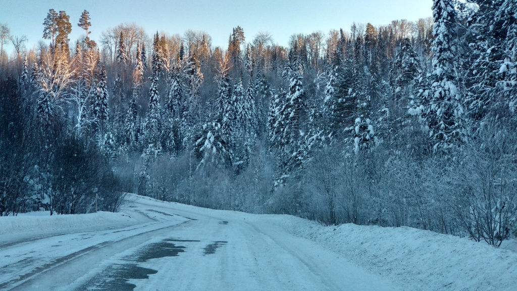 Зимняя горная дорога